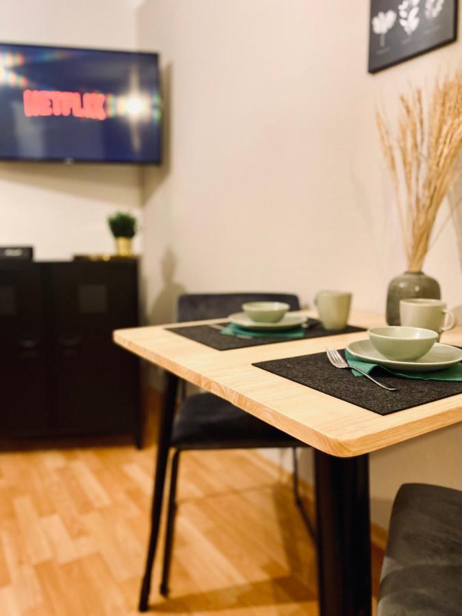 Saniertes Studio mit Balkon, WLAN, Netflix&Küche in City-Nähe Érfurt Exterior foto
